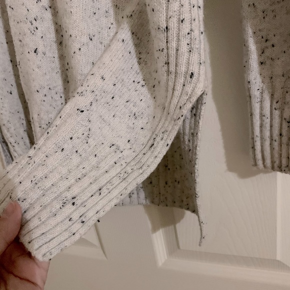 Speckled Print Light Grey Over Sized Sweater with Side Slits - Picture 2 of 2